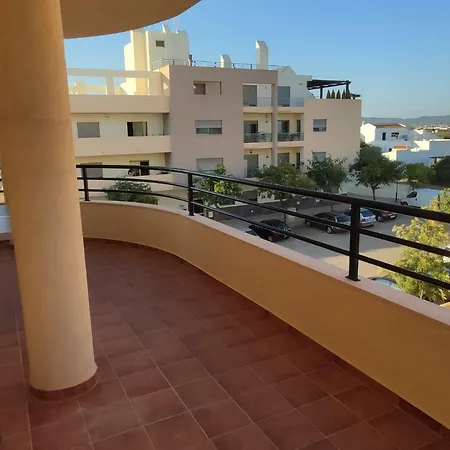 Island & Airport Apartment
